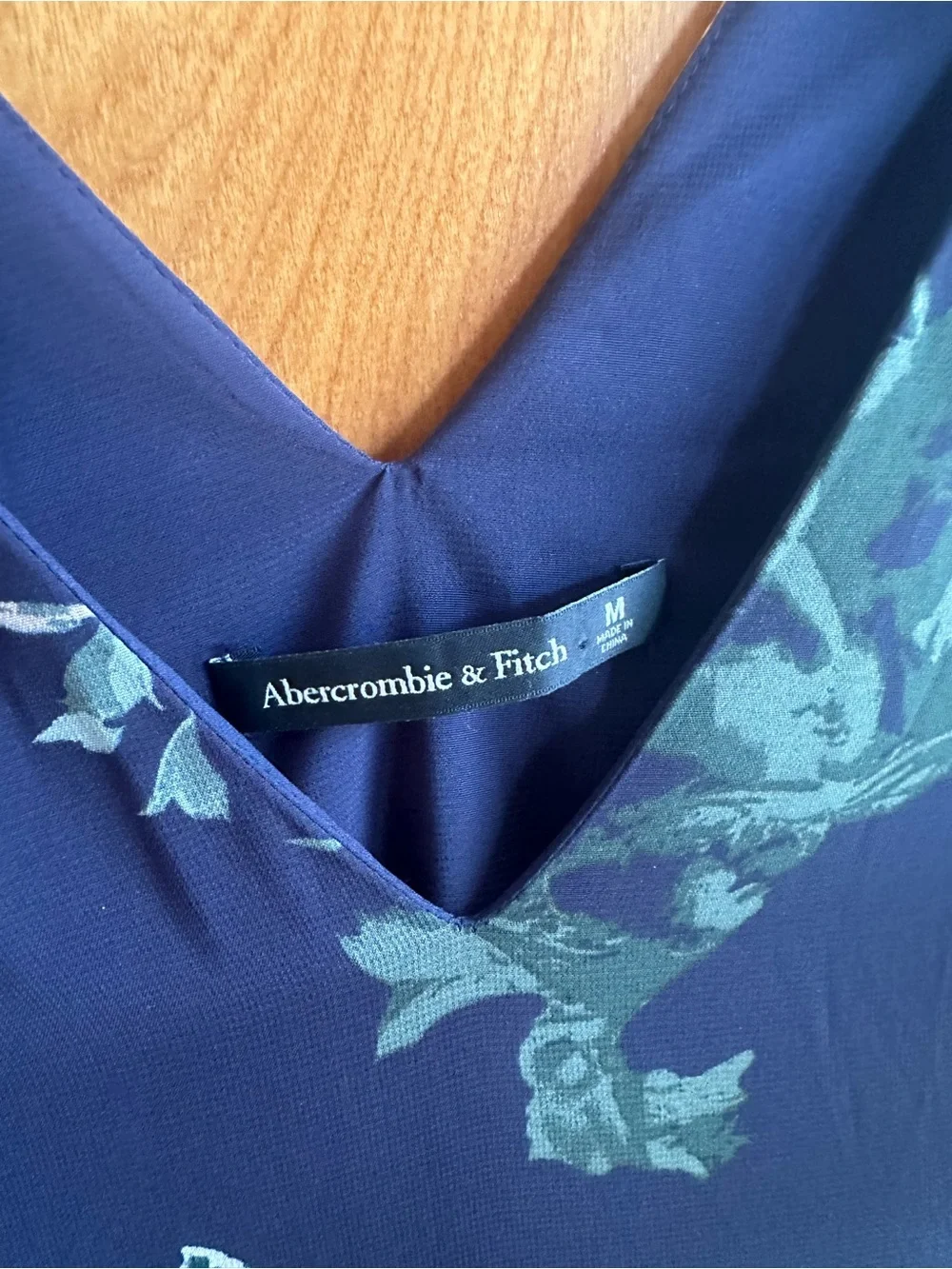 Abercrombie & Fitch sleek navy